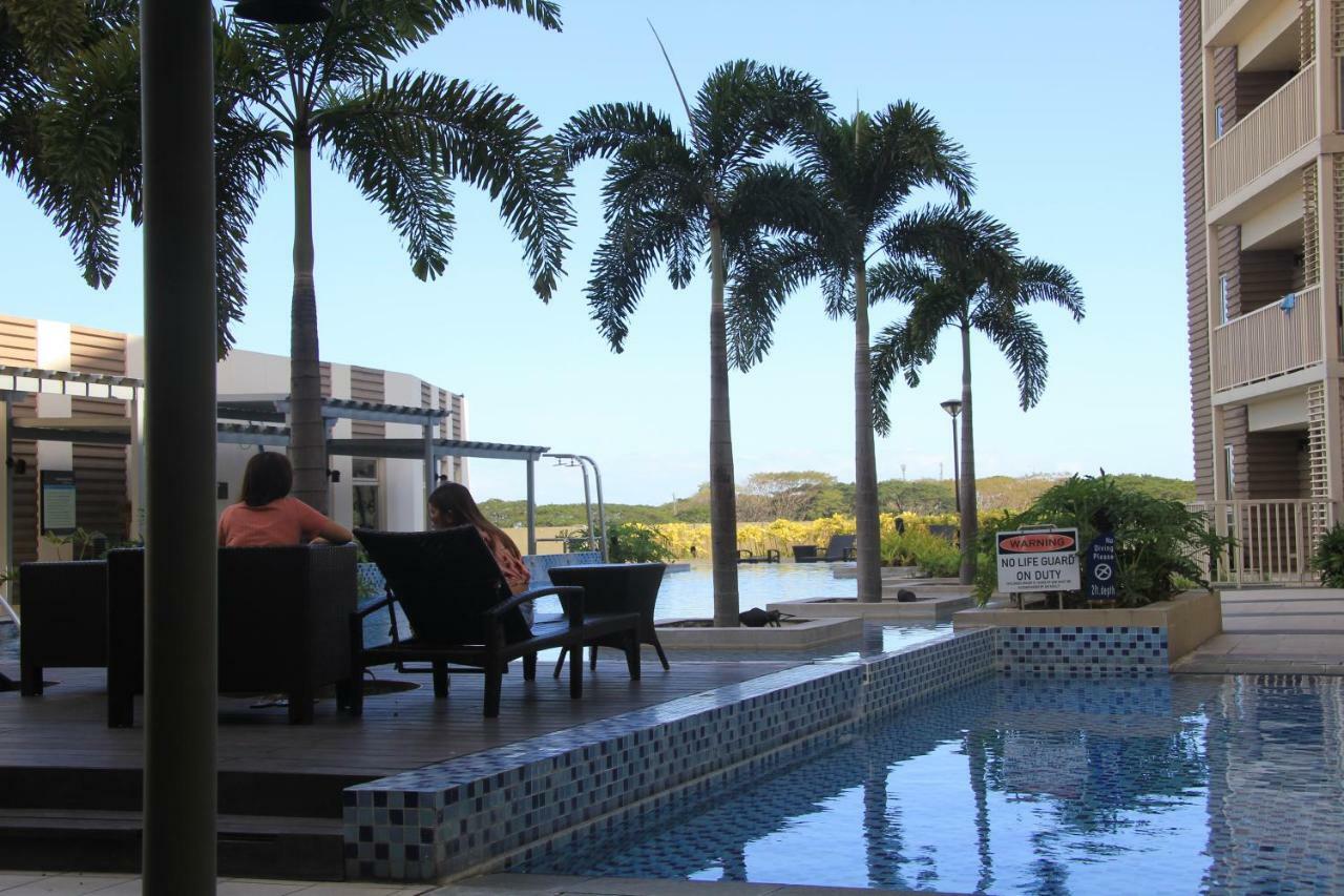 Marquee Residences Angeles Exterior foto
