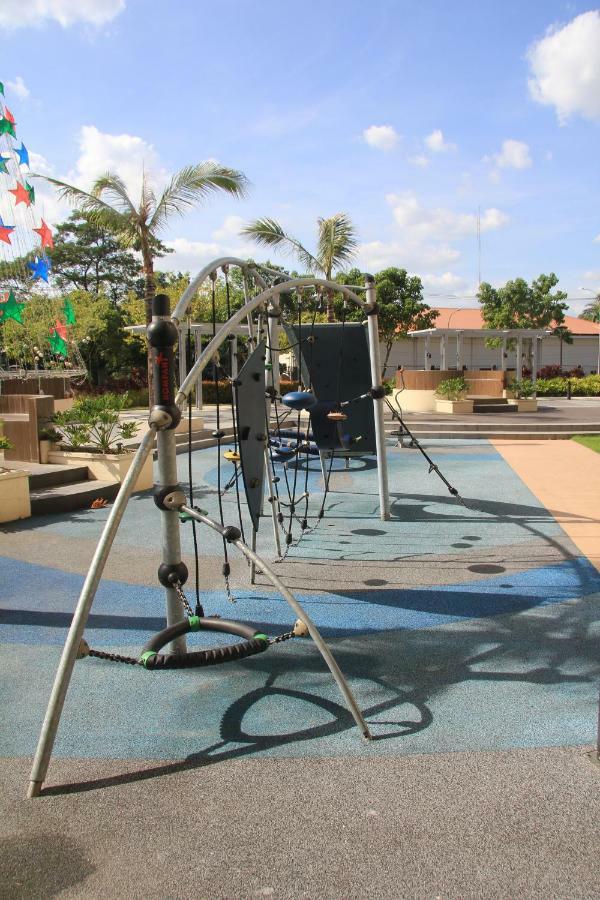 Marquee Residences Angeles Exterior foto